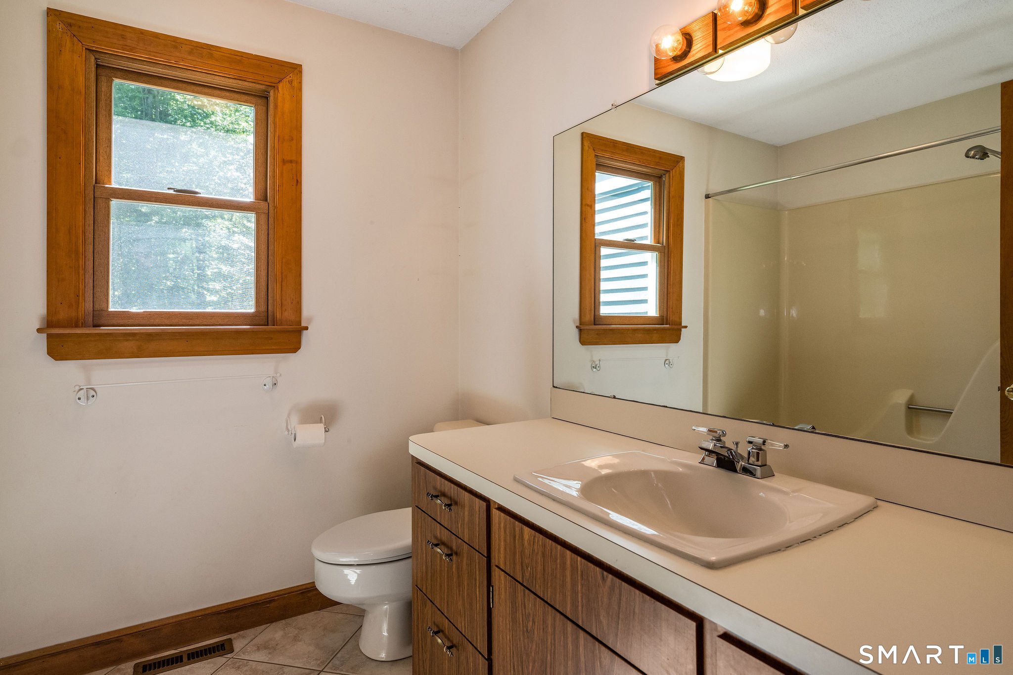 55 Sleepy Hill Road Southbury, CT 06488 - Photo 22 of 40 In-Law Ful Bath.