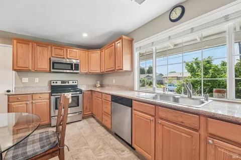 $689,000 | 1295 Marian Way, Petaluma, CA 94954