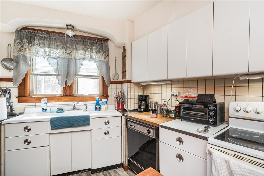 372 Old River Road Lincoln, RI 02838 - Photo 5 of 50