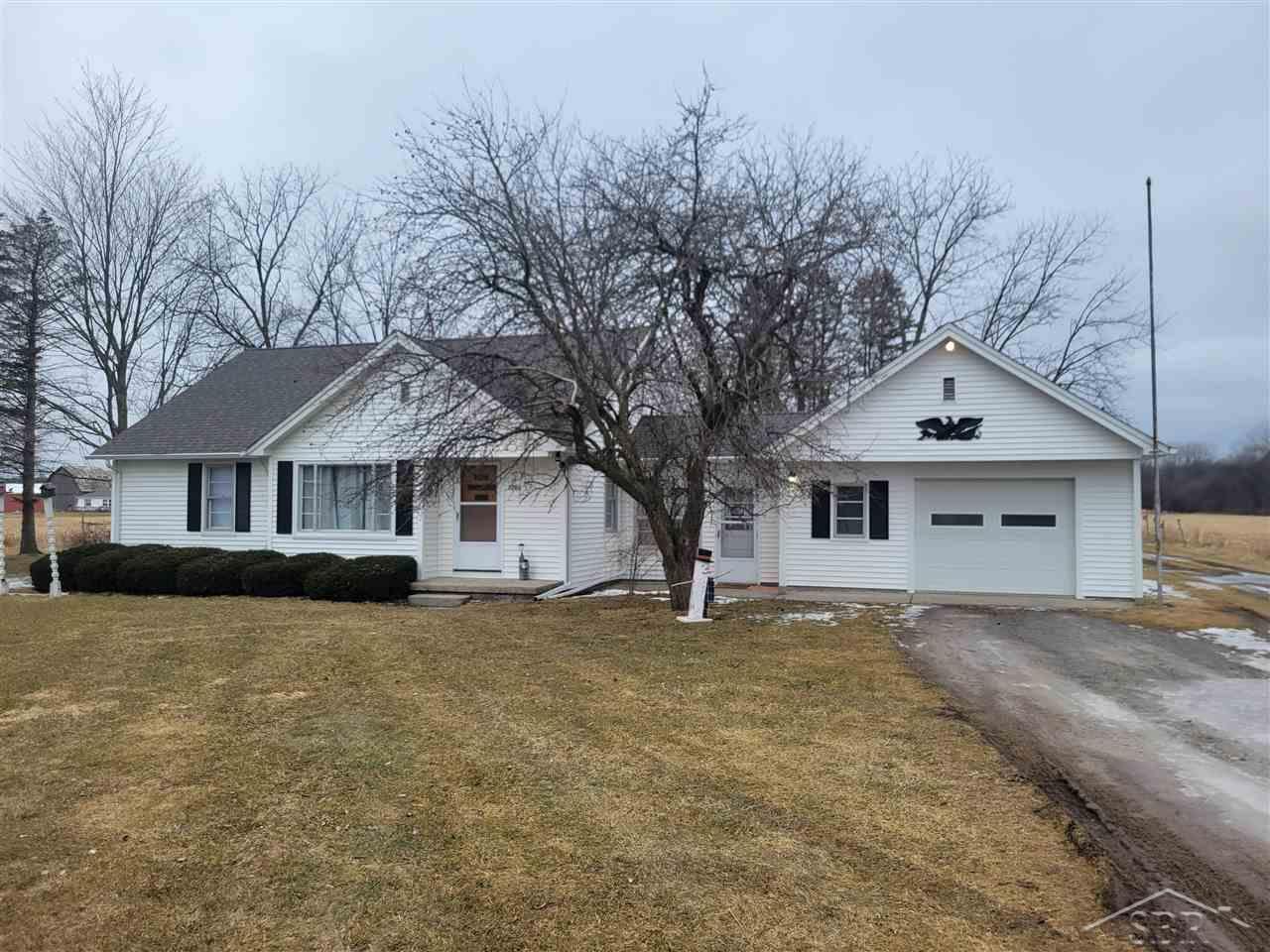 2306 South Hemlock Road Hemlock, MI 48626 - Photo 1 of 6 50068002.JPG