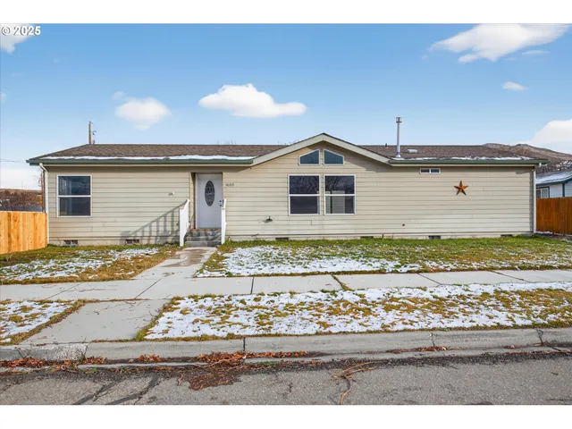 $375,000 | 1680 Plum Street, Baker City, OR 97814