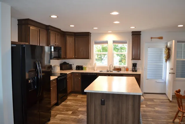 $499,900 | 4372 North Shorewood Court, Monticello, IN 47960