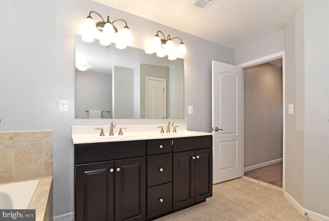 42594 Sunset Ridge Square Ashburn, VA 20148 - Photo 20 of 27