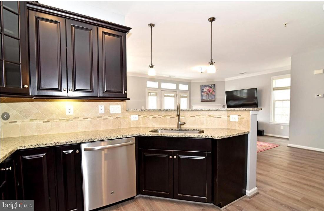 42594 Sunset Ridge Square Ashburn, VA 20148 - Photo 2 of 27