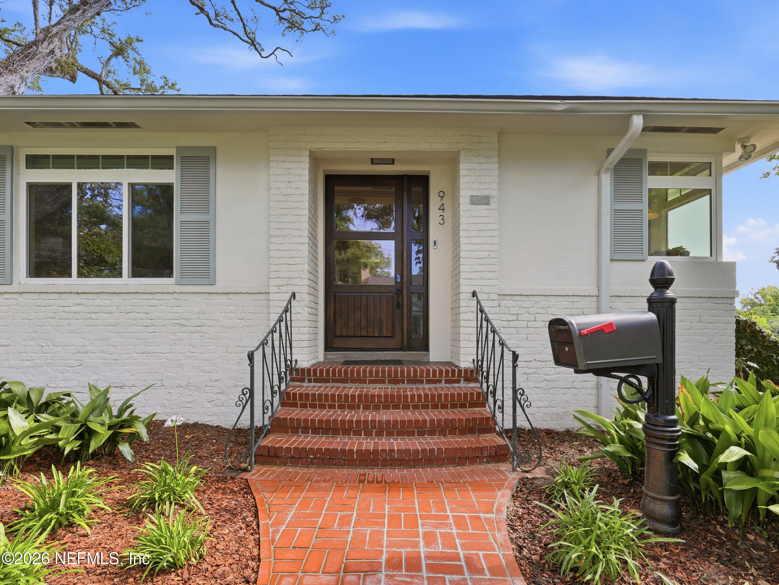 943 Brookwood Road Jacksonville, FL 32207 - Photo 5 of 69 22_img_0057