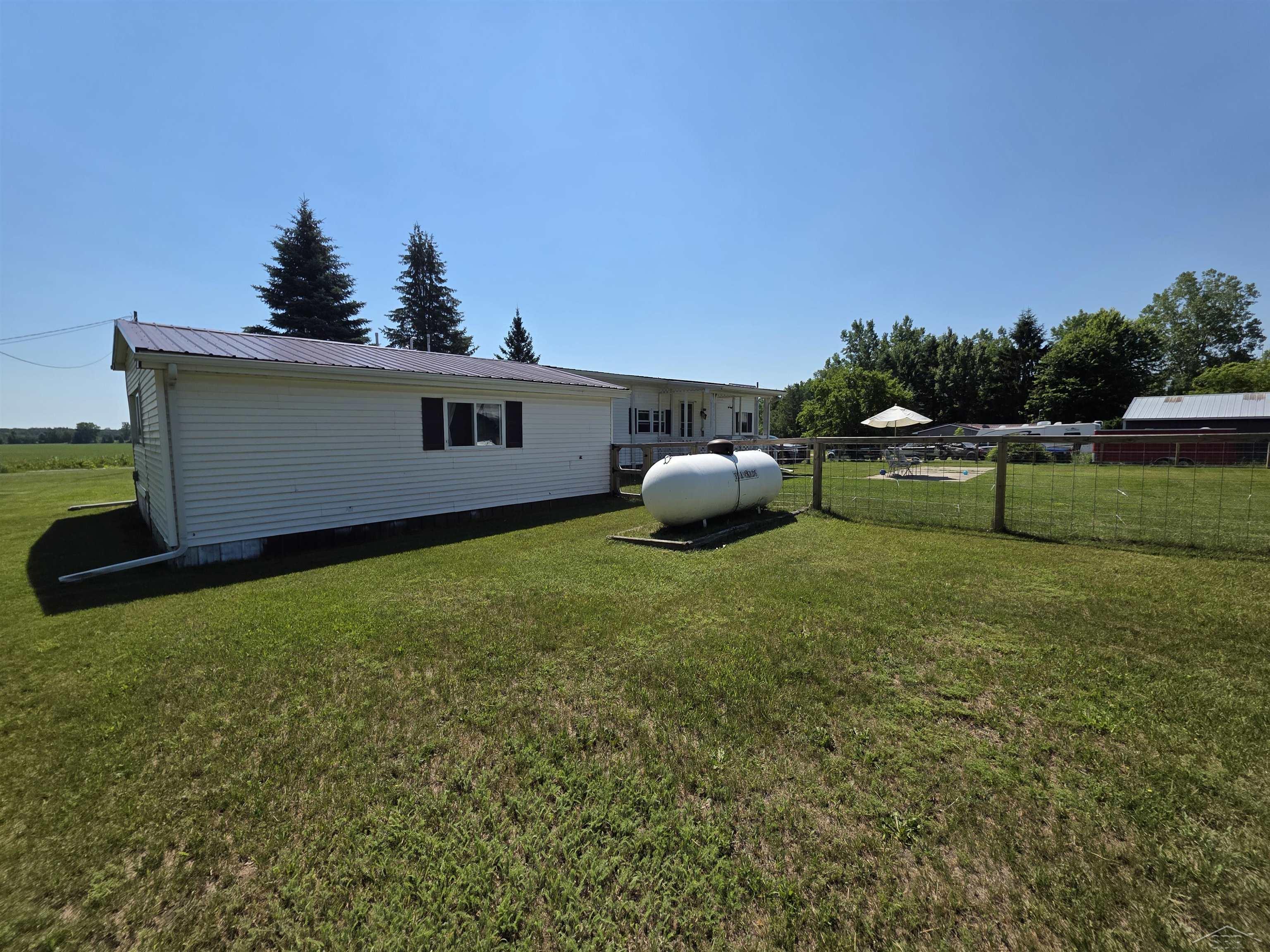 7813 Standish Road Bentley, MI 48613 - Photo 11 of 33 50213222-6e21c2dd-fd04-41c9-b543-471c75311eec.JPG