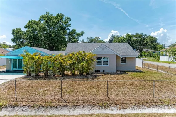 $330,000 | 901 Oak Street Southwest, Ruskin, FL 33570