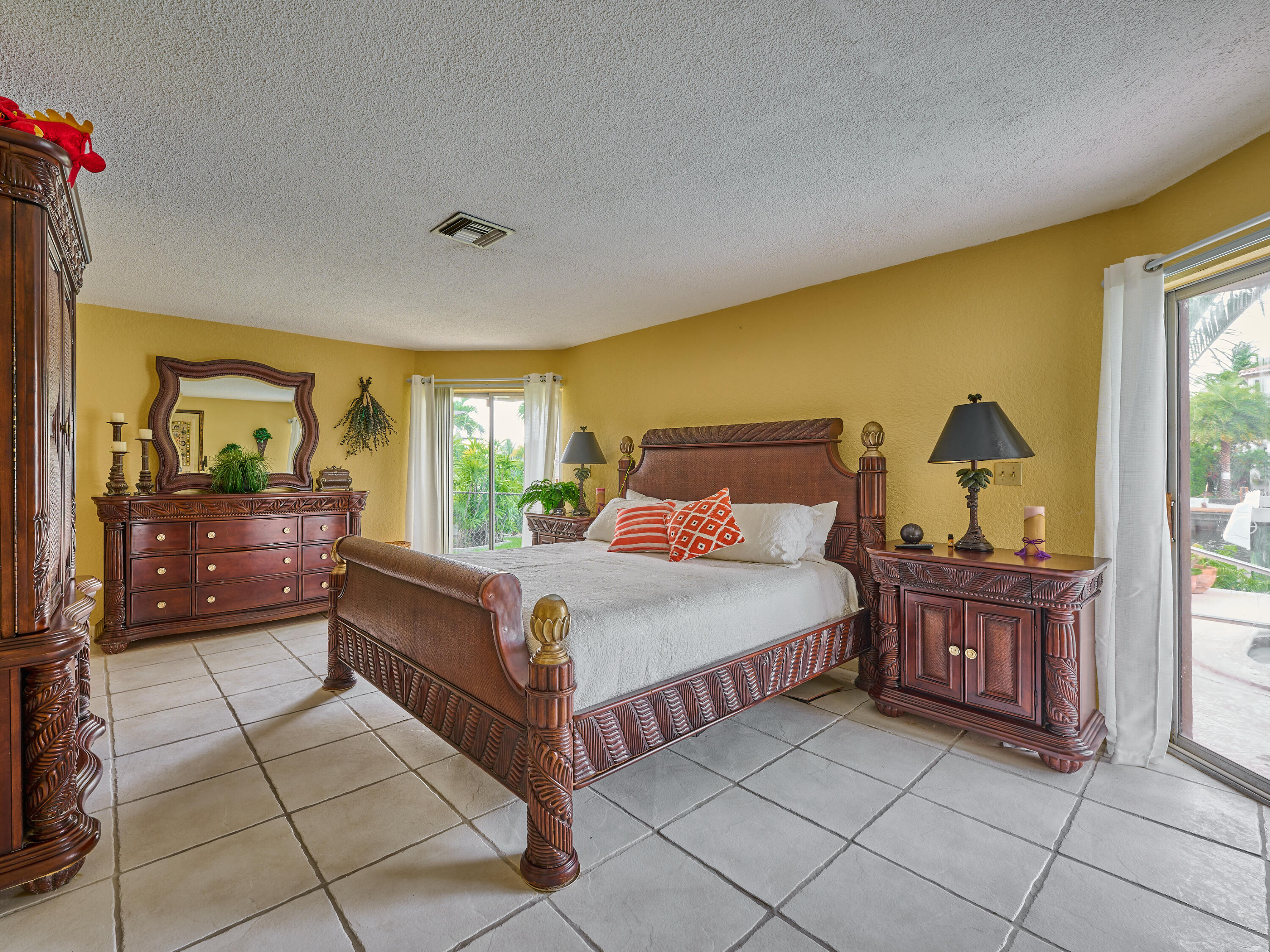 2810 Northeast 48th Court Lighthouse Point, FL 33064 - Photo 18 of 34 Primary Bedroom