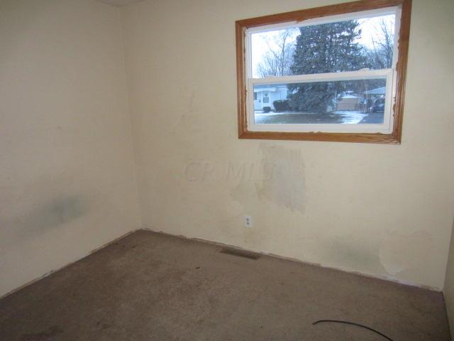 3852 Wade Road Columbus, OH 43232 - Photo 7 of 9 Gallery Image 7