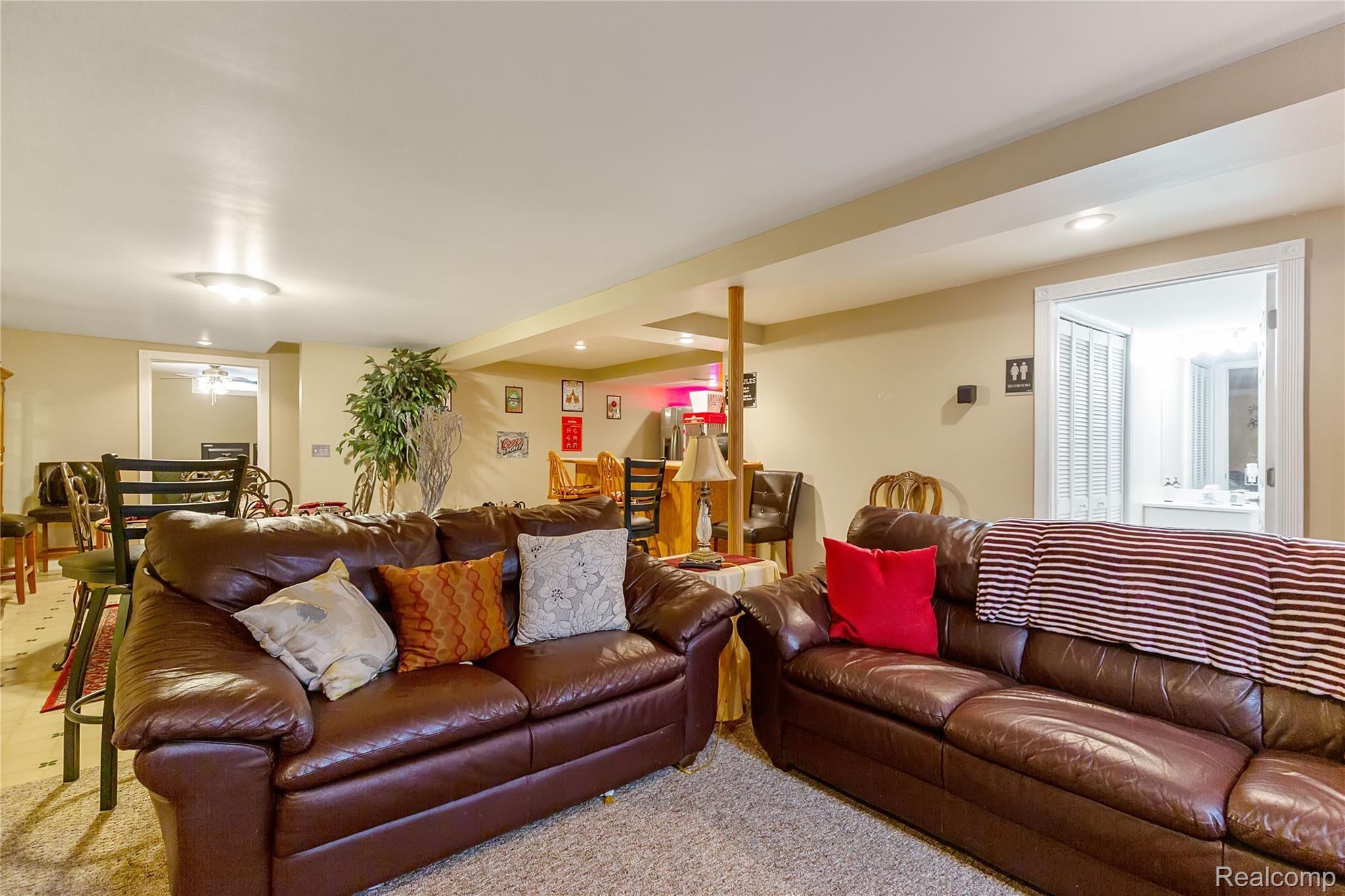 3657 Riverside Drive Canton, MI 48188 - Photo 44 of 50 IMG_2908.jpg