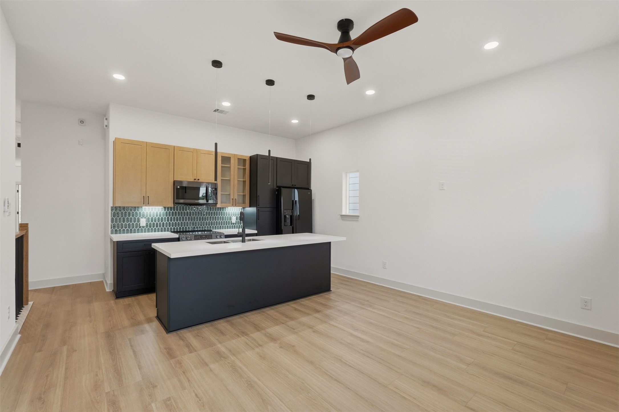9819 Turnbow Street, Unit D Houston, TX 77029 - Photo 8 of 27