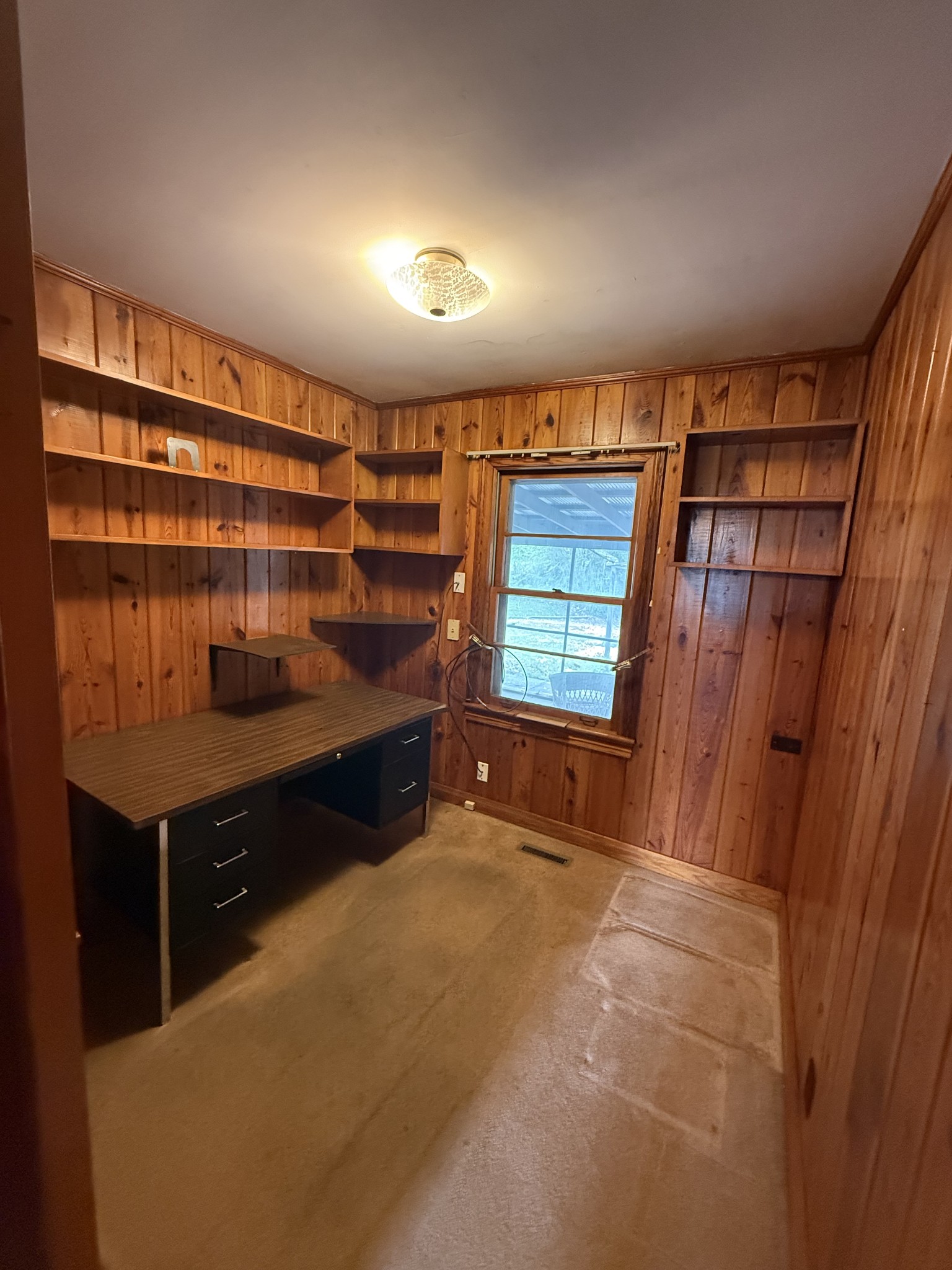 501 Westend Circle Manchester, TN 37355 - Photo 18 of 40 a room with furniture and window