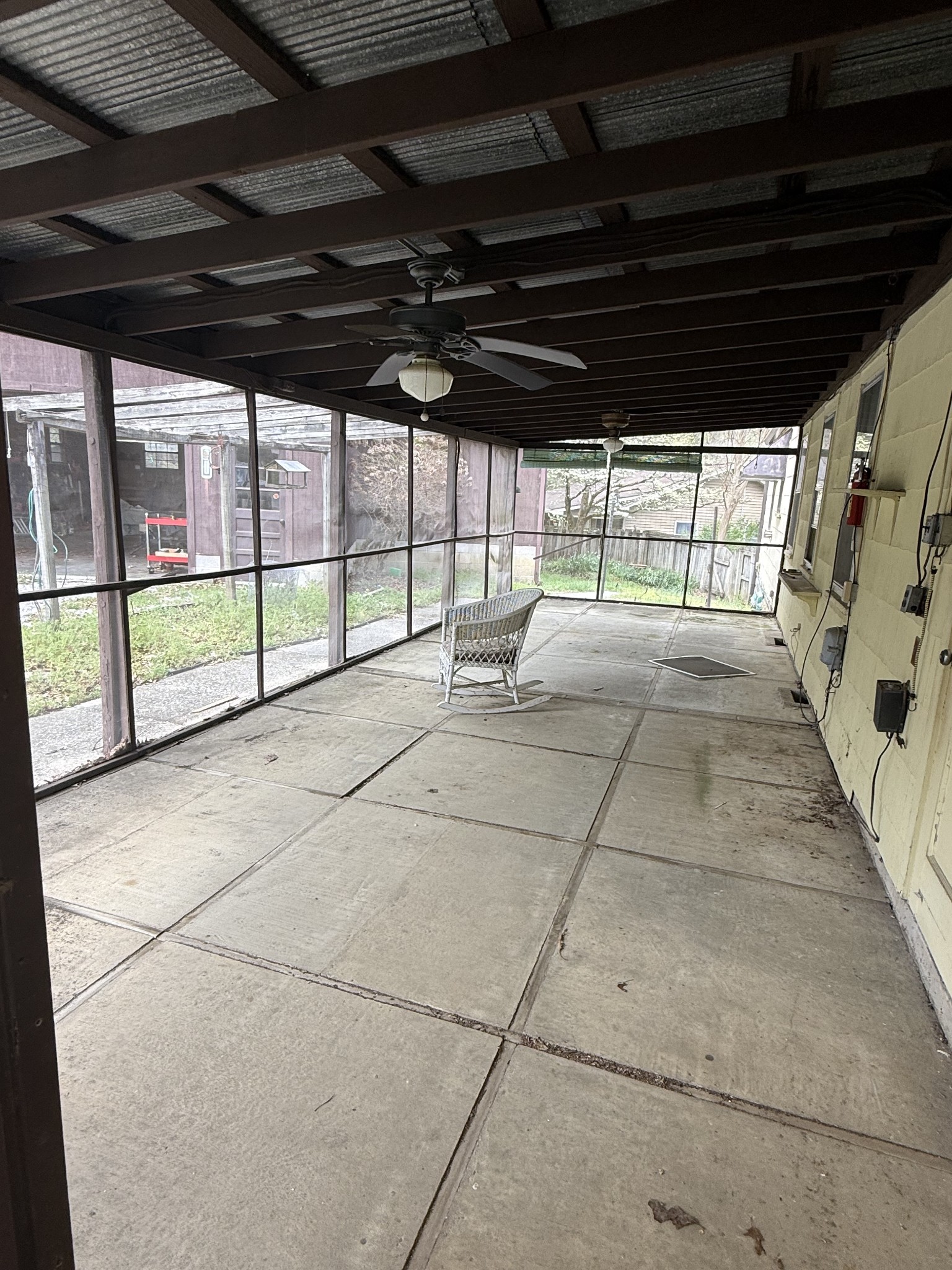 501 Westend Circle Manchester, TN 37355 - Photo 20 of 40 a view of parking garage