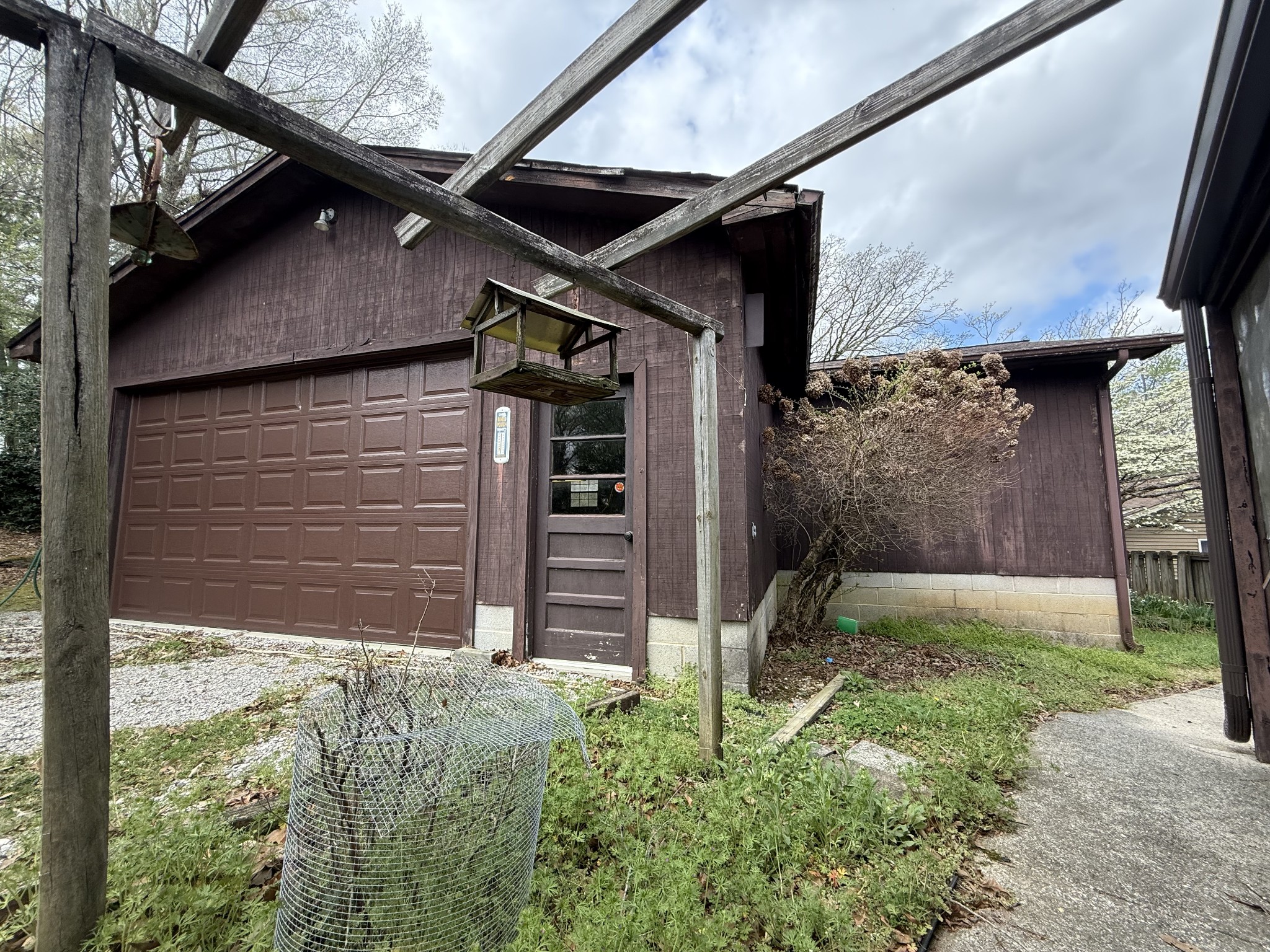 501 Westend Circle Manchester, TN 37355 - Photo 23 of 40 a view of wooden house