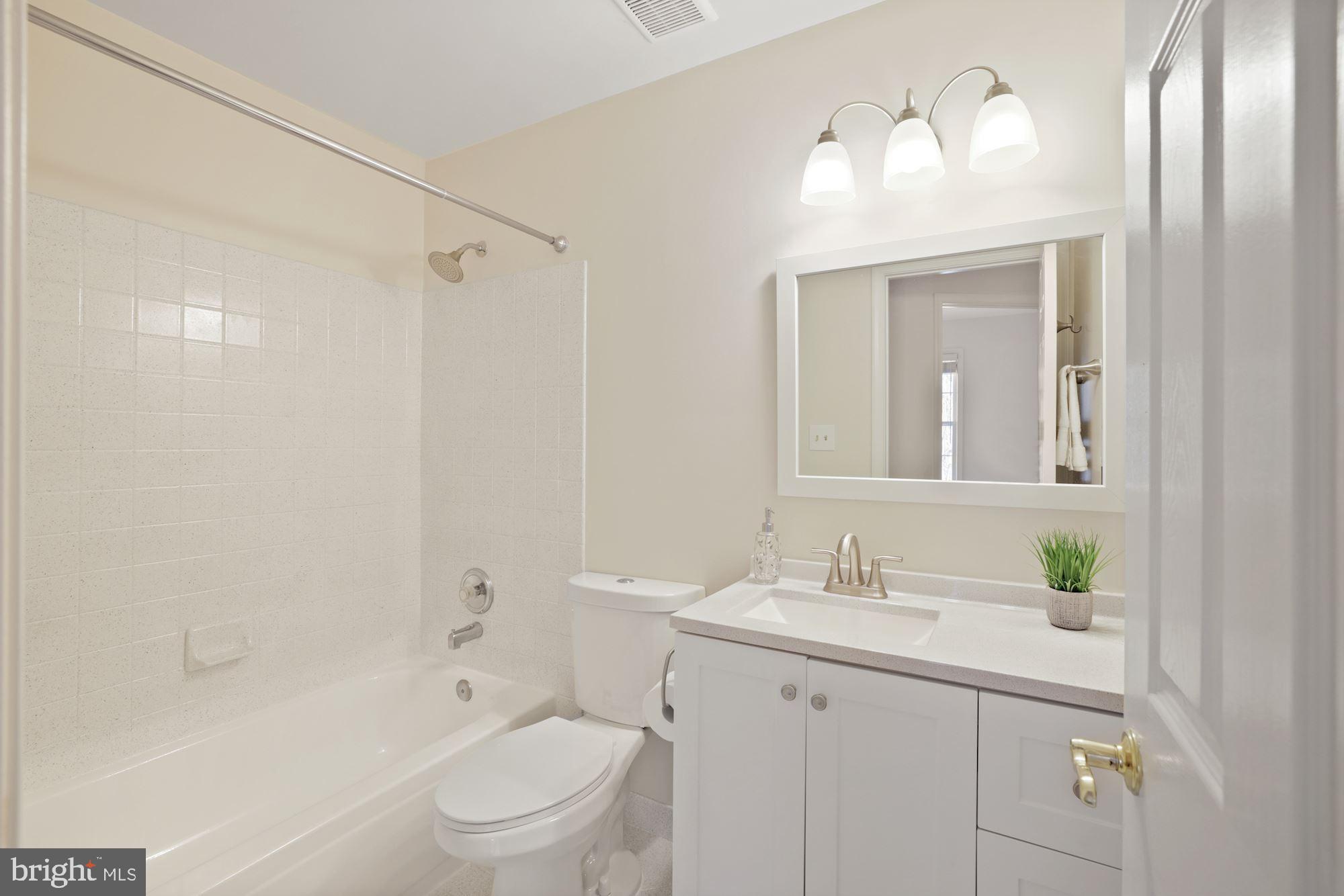 11280 Fairwind Way Reston, VA 20190 - Photo 16 of 35