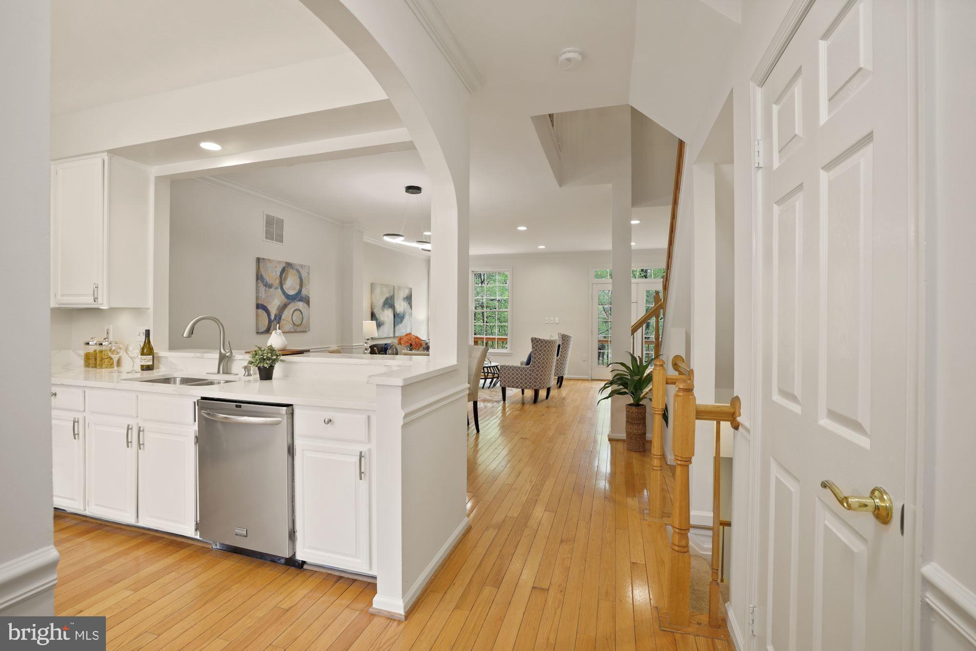 11280 Fairwind Way Reston, VA 20190 - Photo 3 of 35