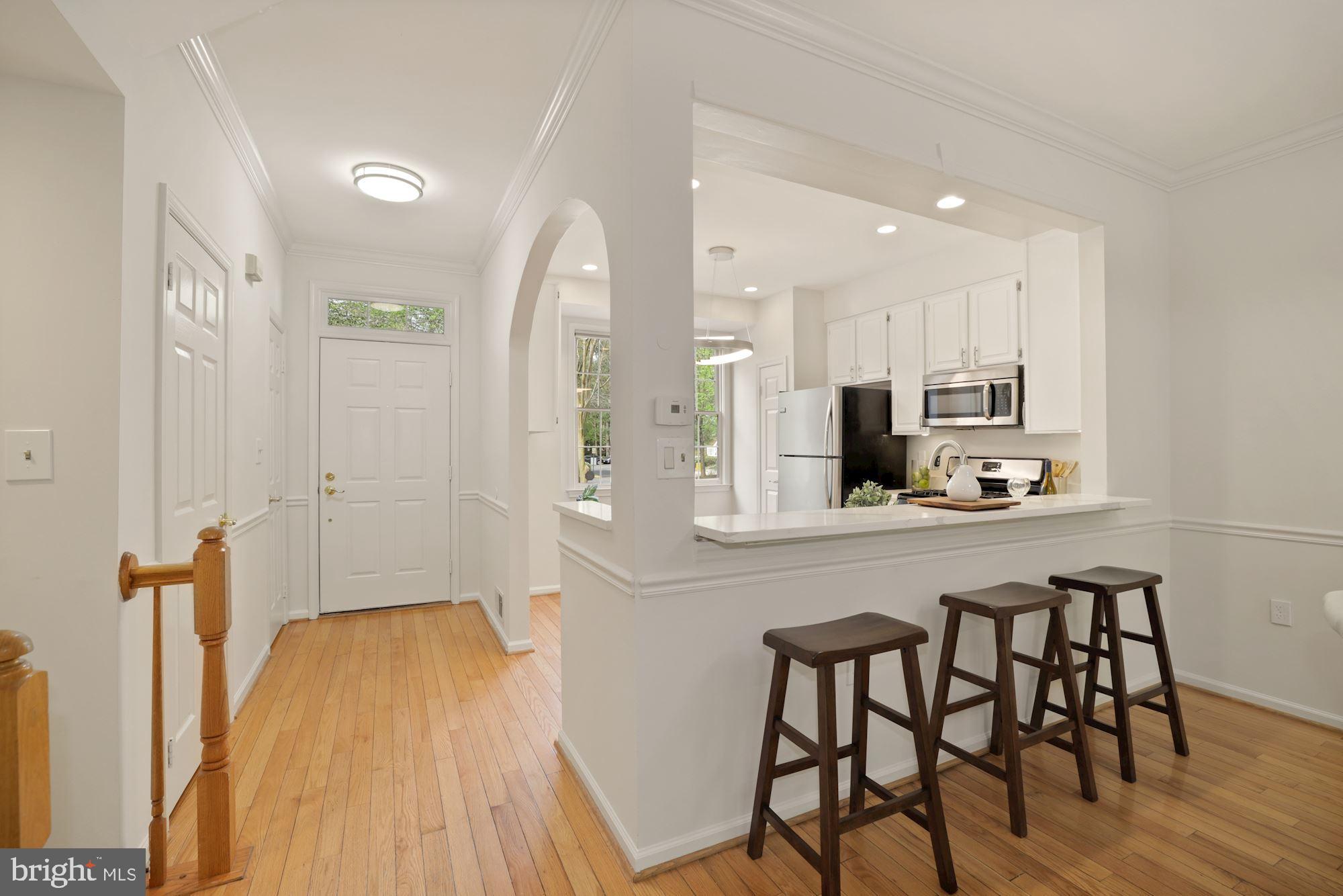 11280 Fairwind Way Reston, VA 20190 - Photo 4 of 35