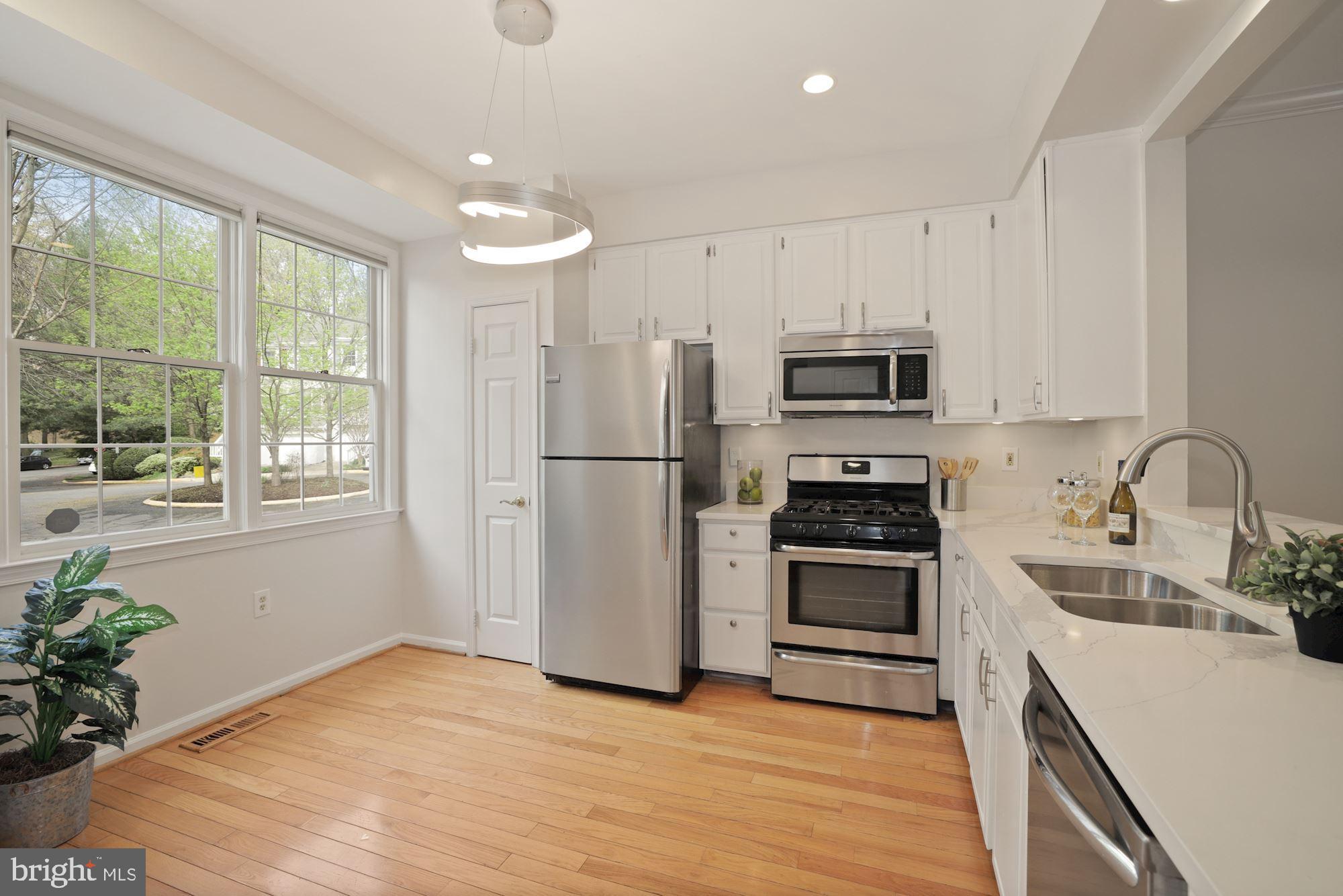 11280 Fairwind Way Reston, VA 20190 - Photo 5 of 35