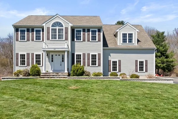 $899,000 | 221 Chestnut Street, Abington, MA 02351