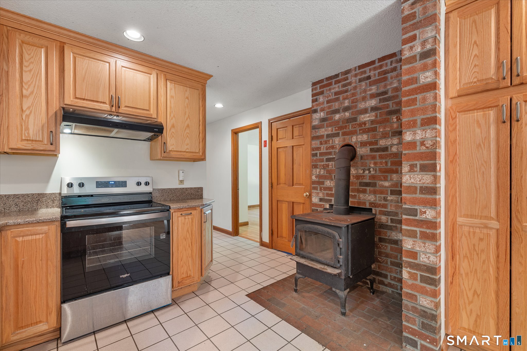 244 Paine Road Pomfret, CT 06259 - Photo 11 of 40