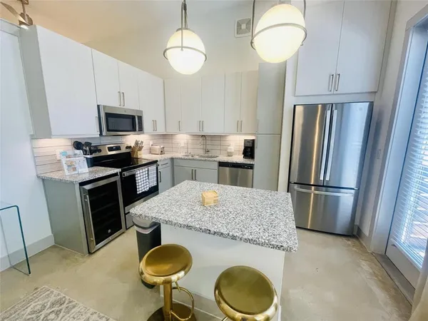$1,999 | 13701 Montfort Drive, Unit 1232, Dallas, TX 75240