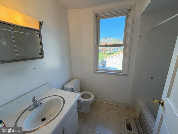 $129,000 | 2320-2322 West Chestnut Avenue, Altoona, PA 16601