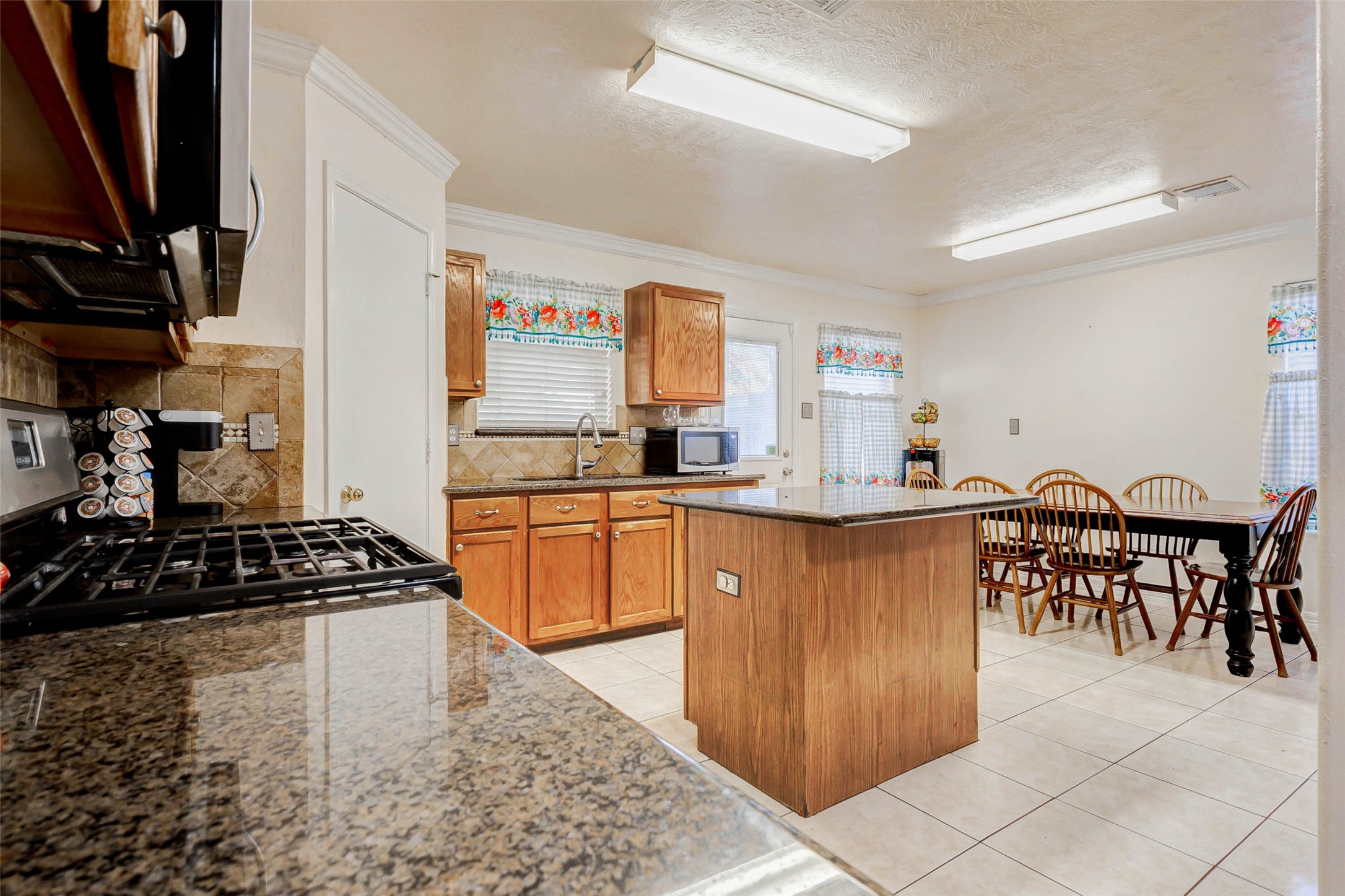 10422 Sutter Glen Lane Houston, TX 77075 - Photo 5 of 35