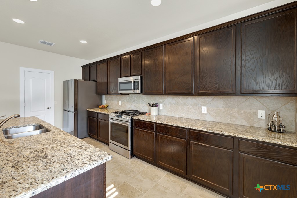 1134 Ruddy Duck New Braunfels, TX 78130 - Photo 3 of 35