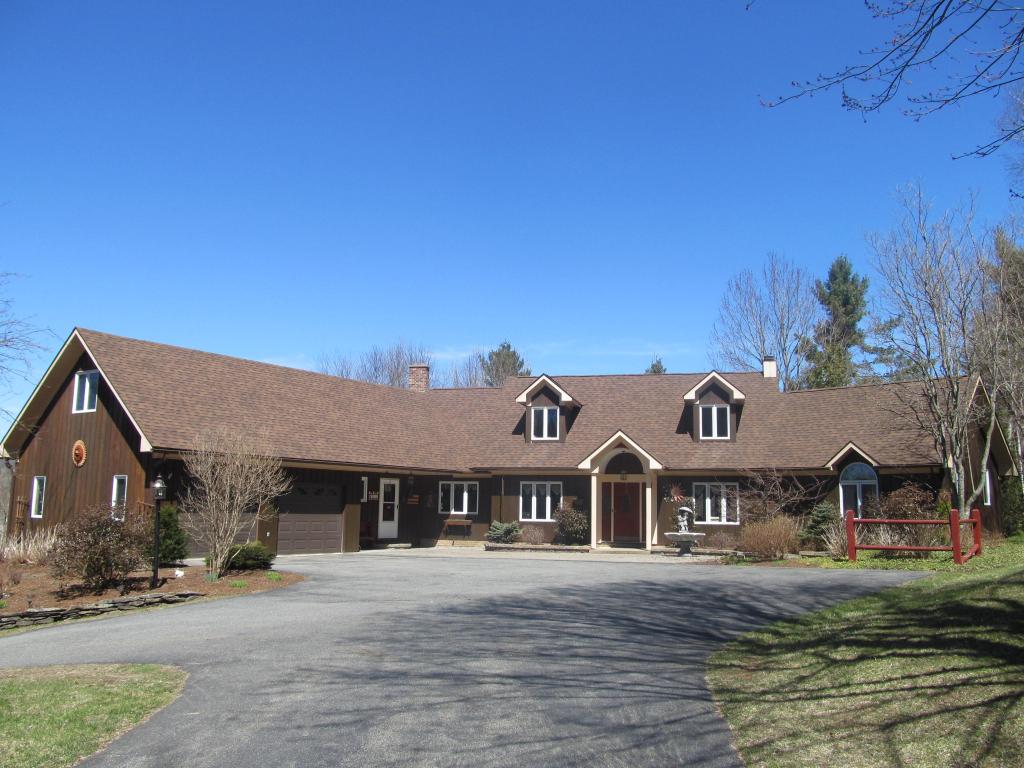 911 Lake Road Newport, VT 05855 - Photo 1 of 36 Gallery Image 1