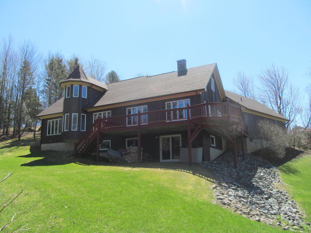911 Lake Road Newport, VT 05855 - Photo 4 of 36 Gallery Image 4