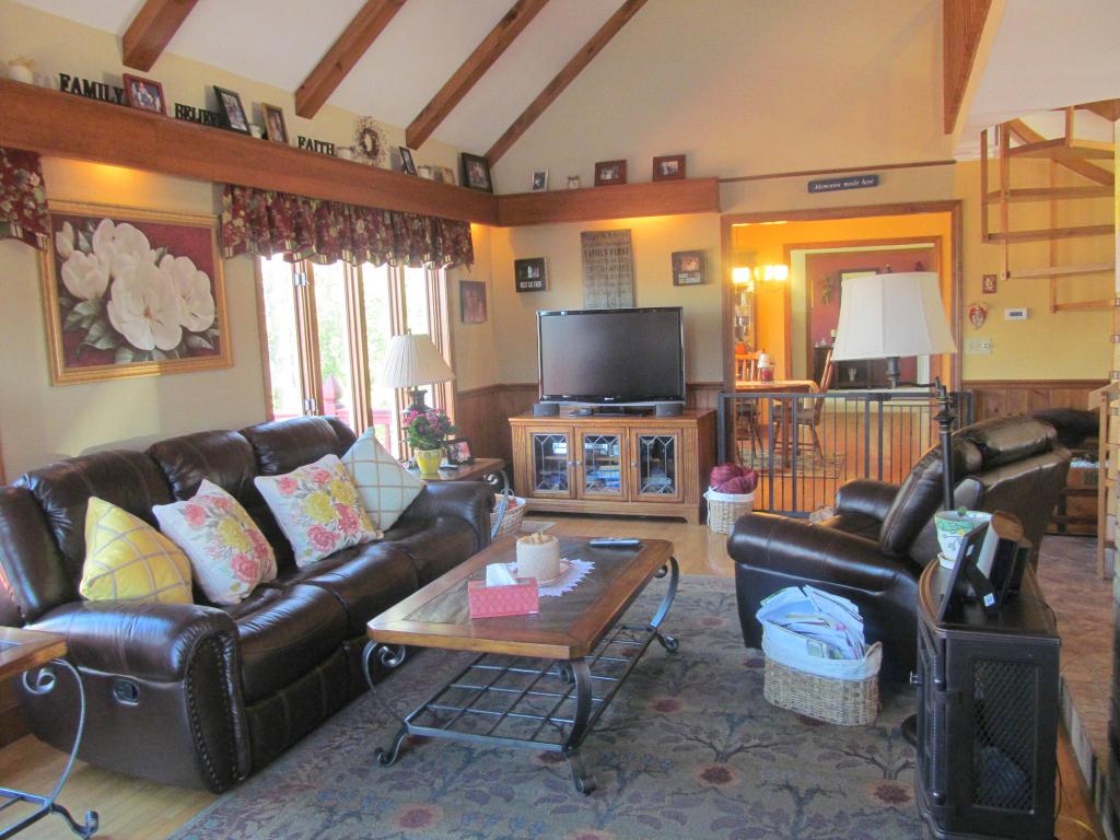 911 Lake Road Newport, VT 05855 - Photo 7 of 36 Gallery Image 7