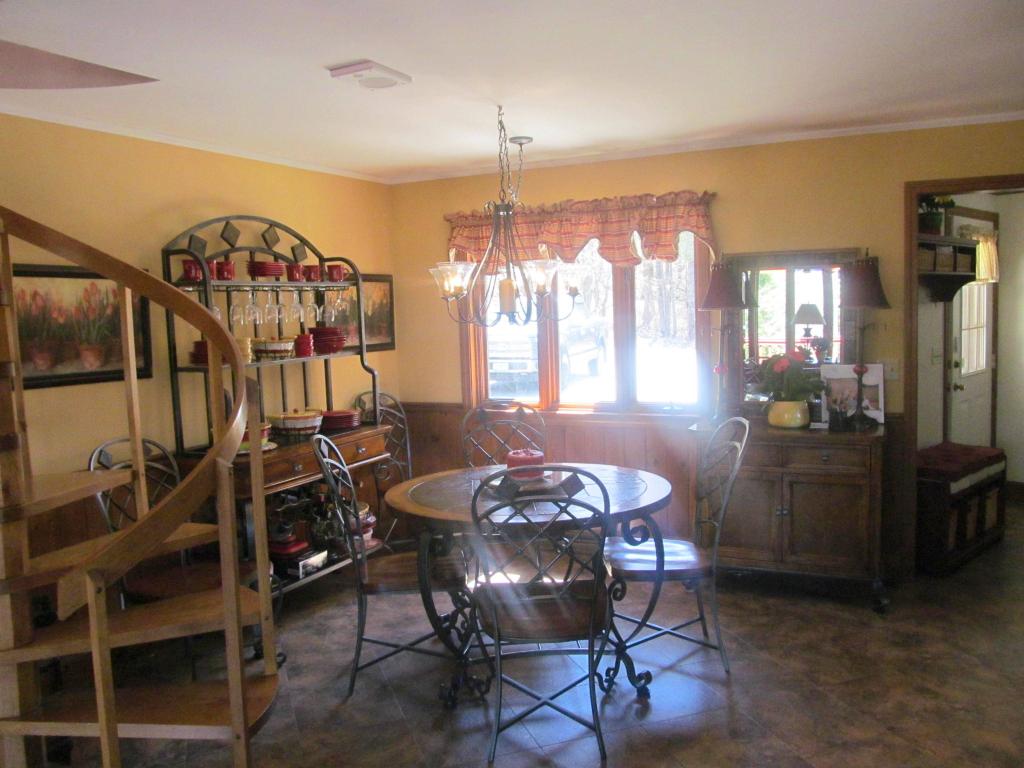 911 Lake Road Newport, VT 05855 - Photo 10 of 36 Gallery Image 10