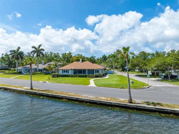 $899,000 | 2305 Riverview Boulevard, Bradenton, FL 34205