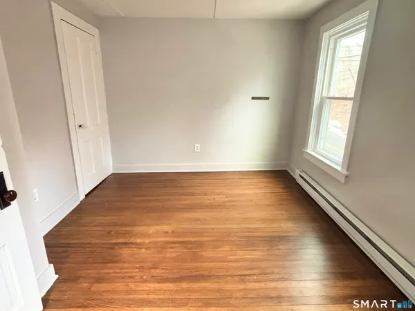 $1,900 | 122 Main Street, Unit A, Deep River, CT 06417