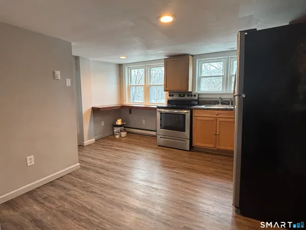 $1,750 | 122 Main Street, Unit A, Deep River, CT 06417