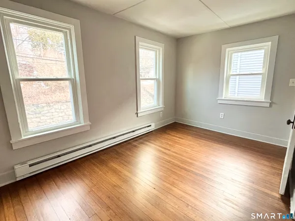 $1,750 | 122 Main Street, Unit A, Deep River, CT 06417