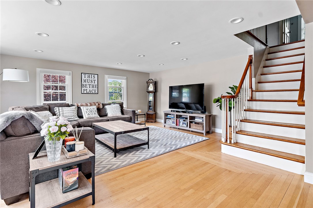 81 Park Forest Road Cranston, RI 02920 - Photo 4 of 42 Gallery Image 4