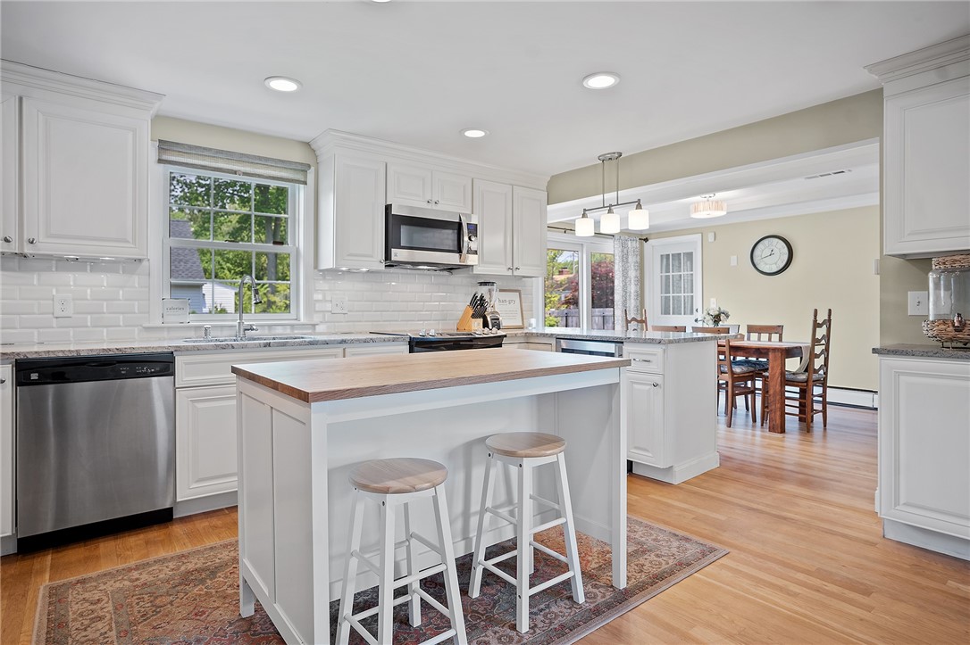 81 Park Forest Road Cranston, RI 02920 - Photo 9 of 42 Gallery Image 9