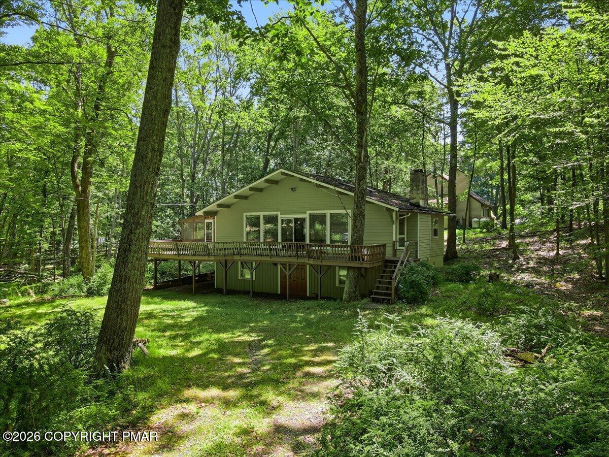 166 Pheasant Run Bushkill, PA 18324 - Photo 4 of 37 16-Photo-15
