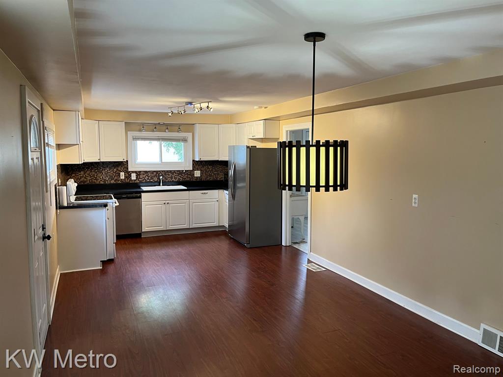 2729 Weaverton Rochester Hills, MI 48307 - Photo 7 of 24