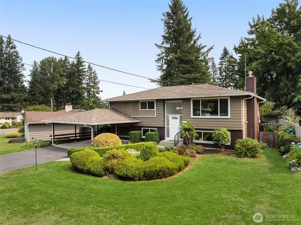 $1,399,000 | 2520 166th Avenue Northeast, Bellevue, WA 98008