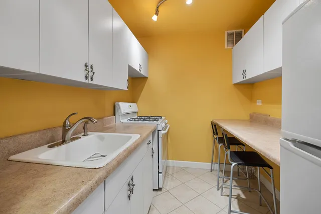 $509,000 | 160 West End Avenue, Unit 8C | Upper West Side