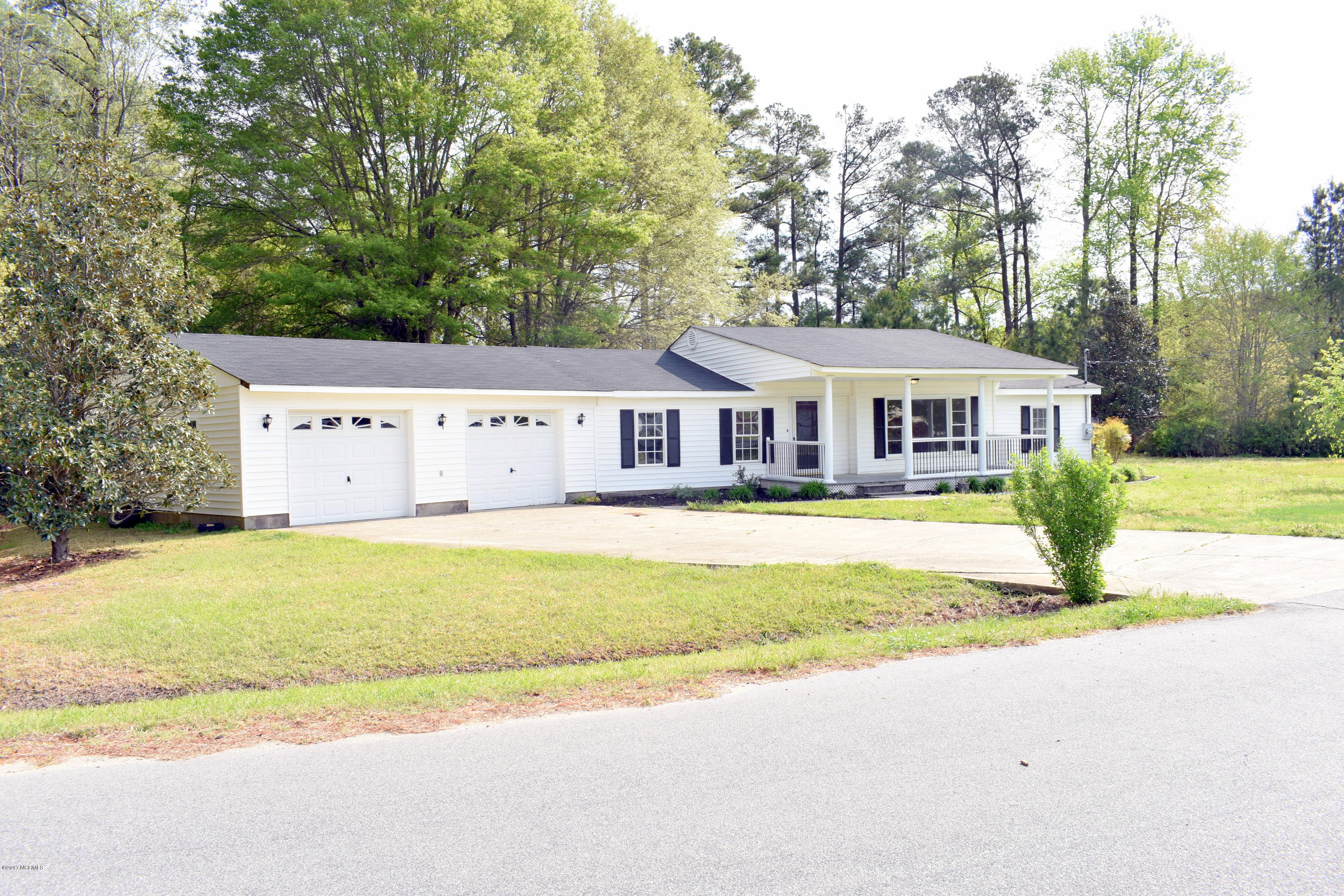 1010 Thompson Chapel Road Wilson, NC 27896 - Photo 2 of 22 Massive Over-sized Garage!