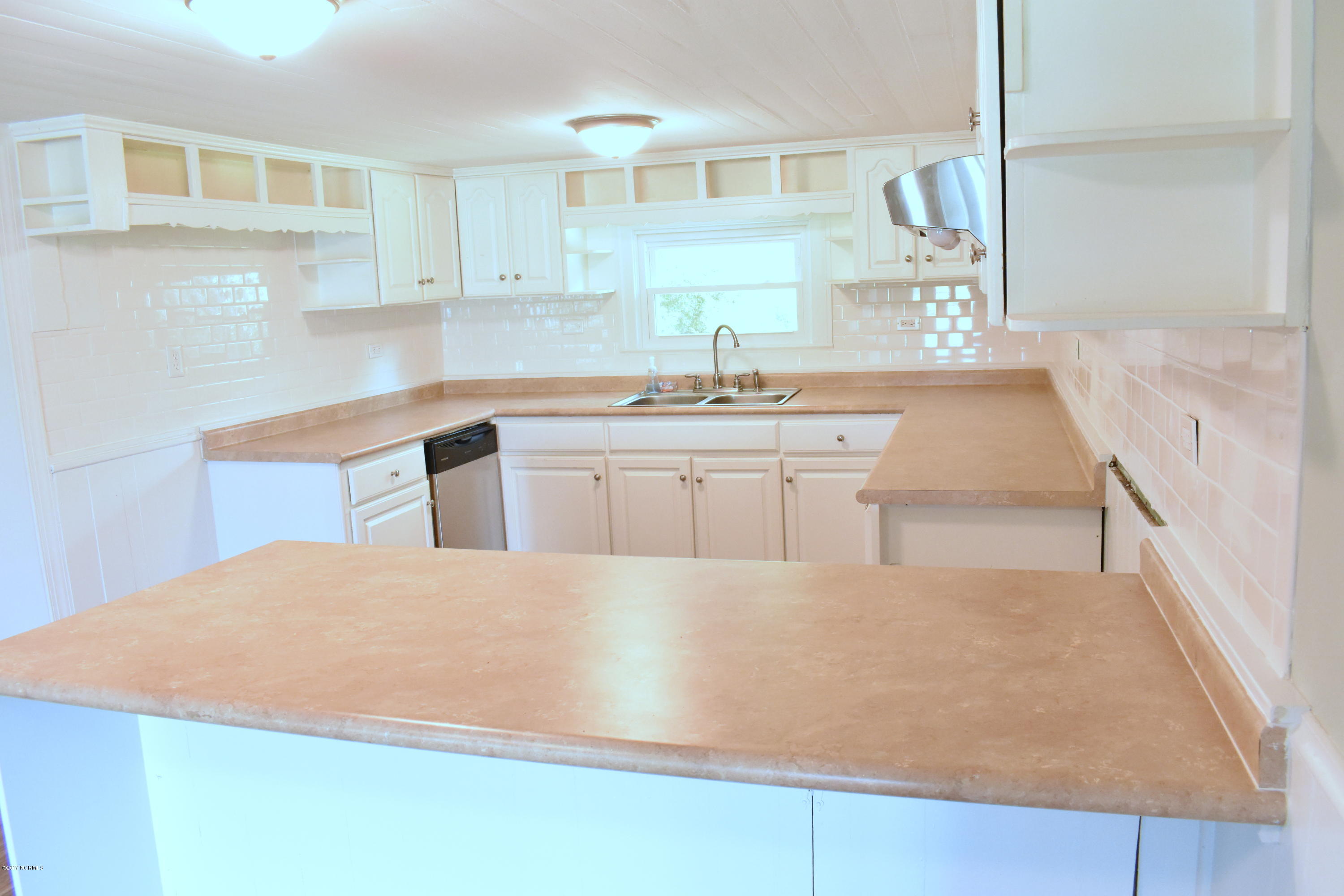 1010 Thompson Chapel Road Wilson, NC 27896 - Photo 7 of 22 New Fixtures and Appliances!