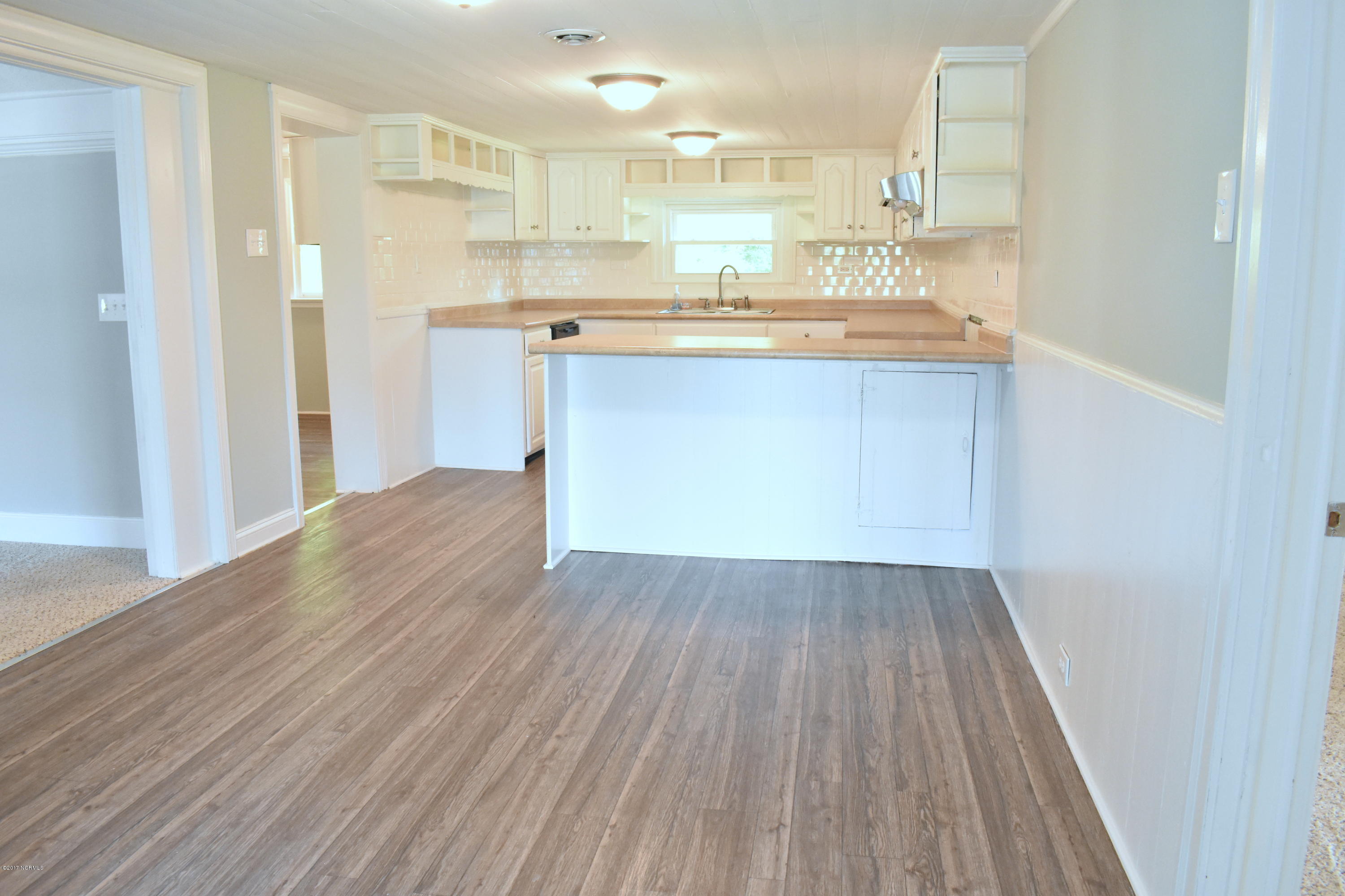 1010 Thompson Chapel Road Wilson, NC 27896 - Photo 8 of 22 Eat-in Kitchen