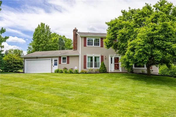 $395,000 | 25 Dahlia Drive, Perinton, NY 14450