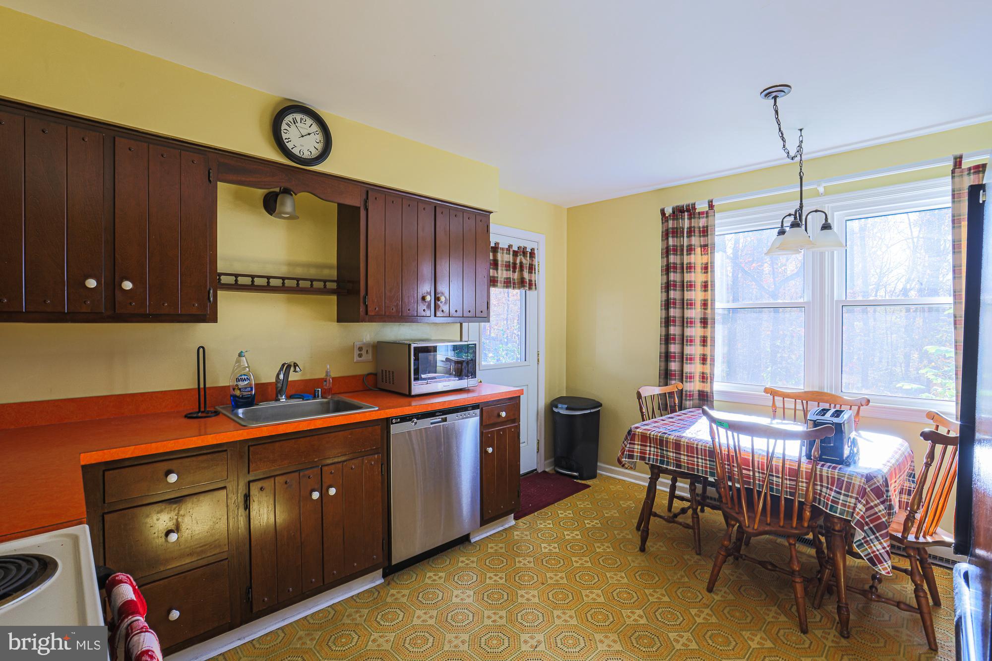 13447 Old Annapolis Road Mount Airy, MD 21771 - Photo 11 of 39 Gallery Image 11