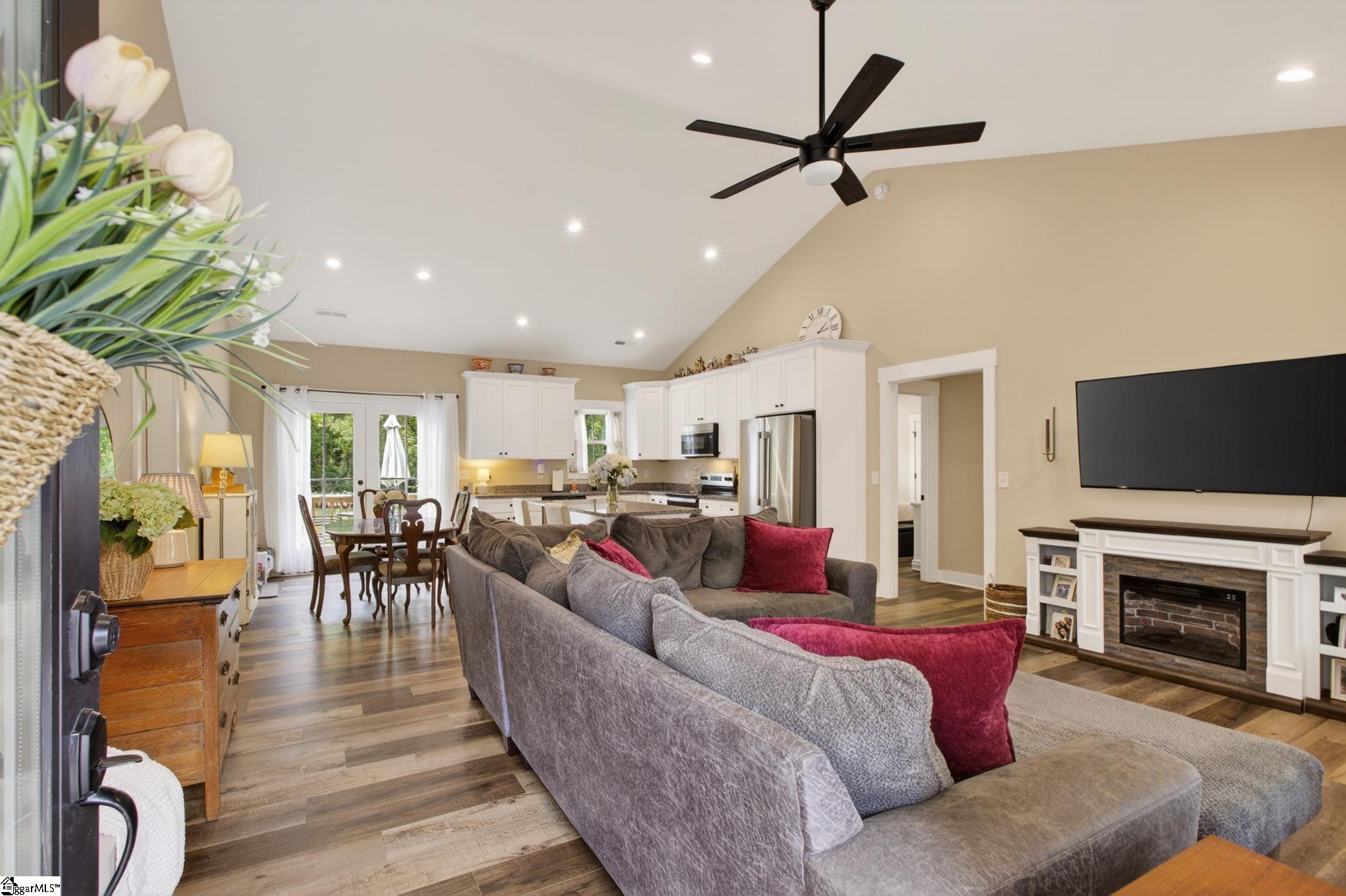 435 Minor Street Williamston, SC 29697 - Photo 5 of 29