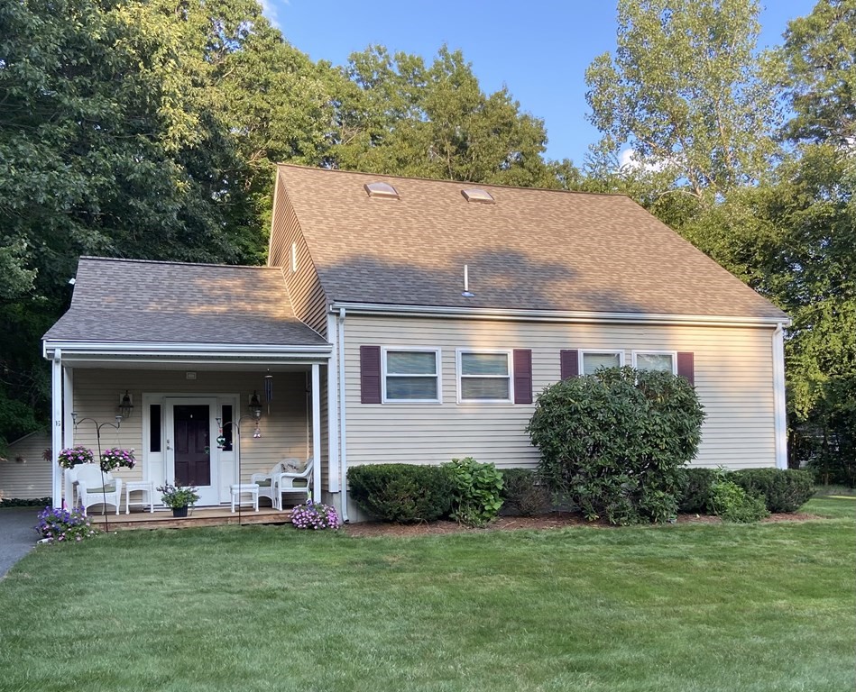 16 Autumn Road Medway, MA 02053 - Photo 1 of 32 Gallery Image 1