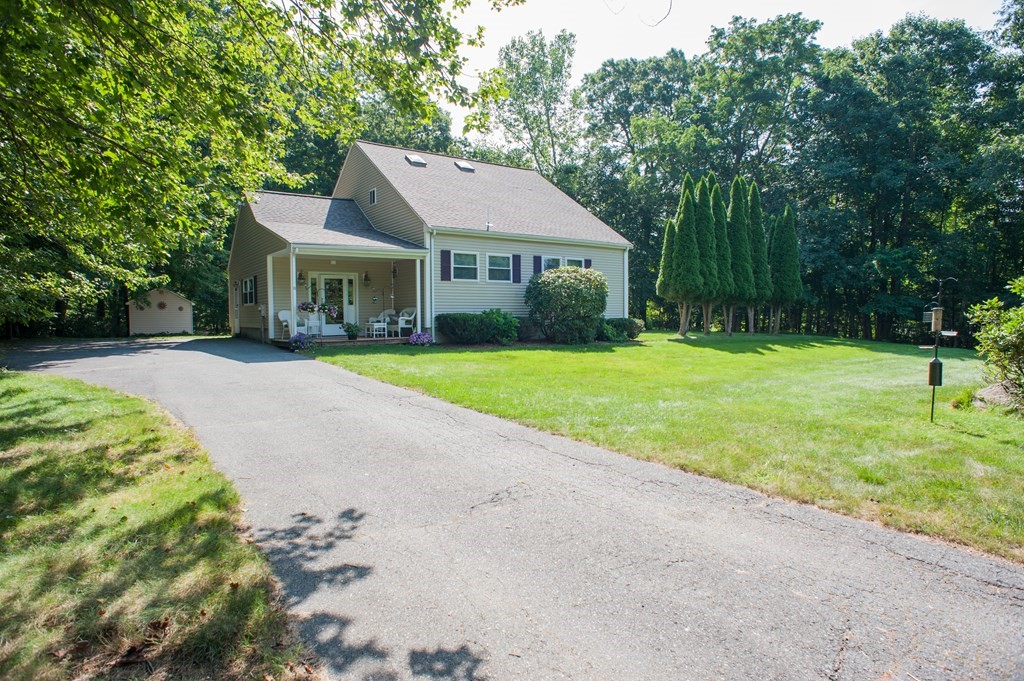 16 Autumn Road Medway, MA 02053 - Photo 2 of 32 Gallery Image 2